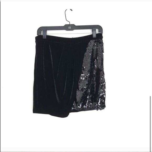 ZARA Sequin Velvet Mini Faux Wrap Tulip Skirt - Picture 4 of 6